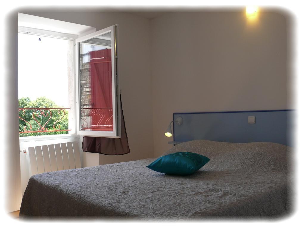 Auberge De La Couronne Lablachere Room photo